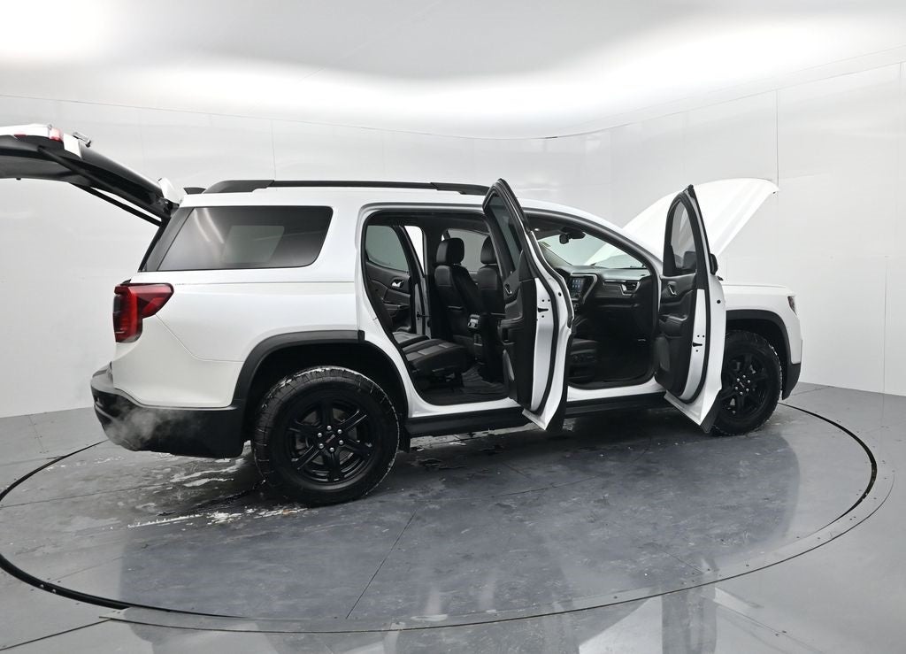 2022 GMC Acadia AT4