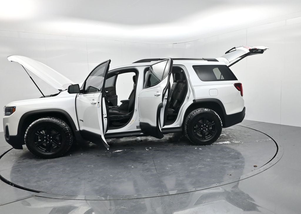 2022 GMC Acadia AT4
