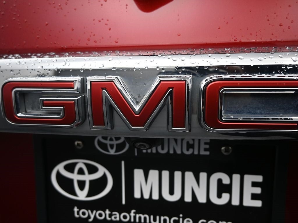 2022 GMC Acadia Denali