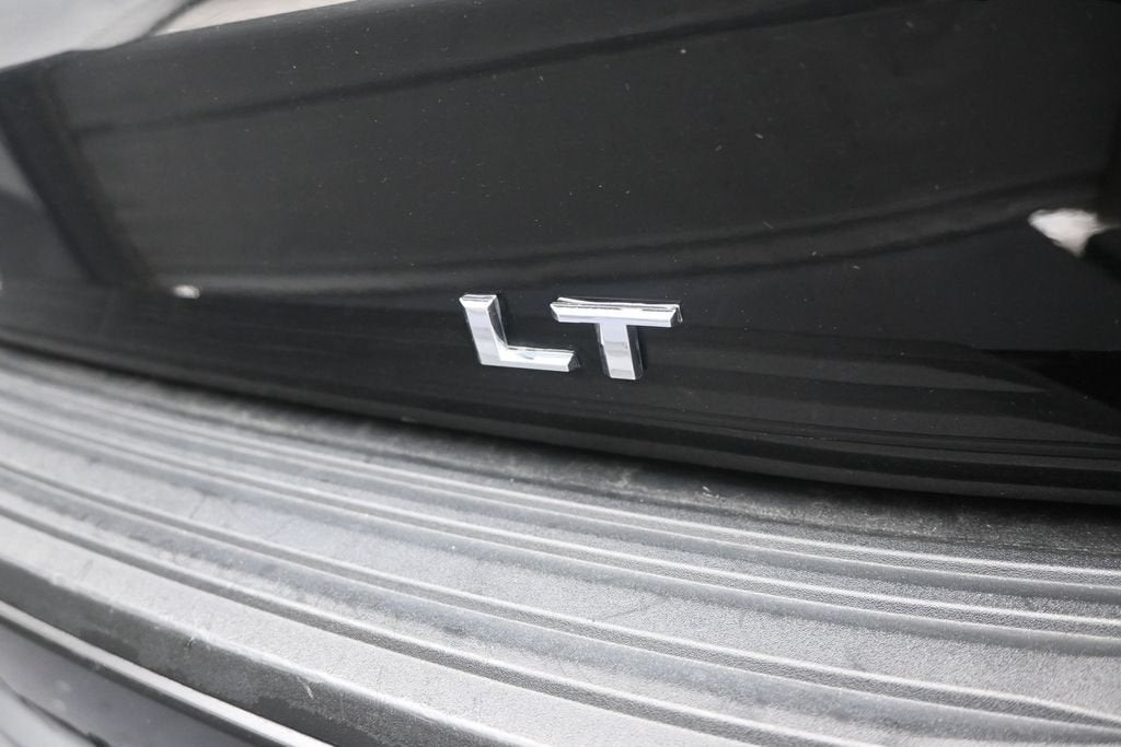 2025 Chevrolet Suburban LT