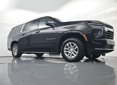 2025 Chevrolet Suburban LT