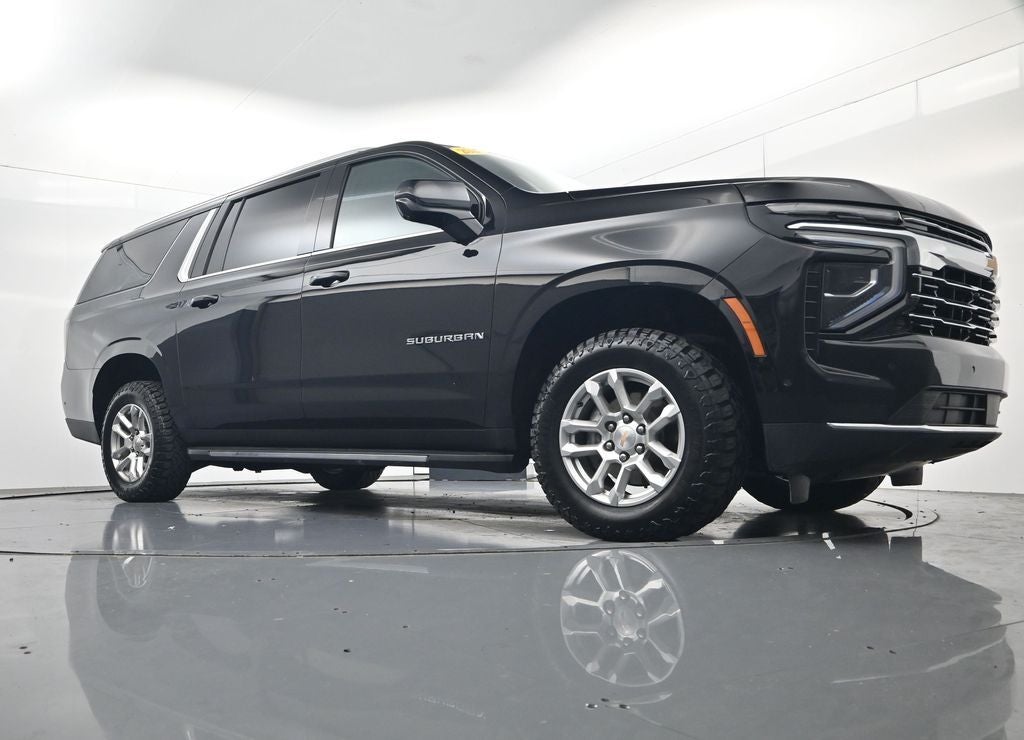 2025 Chevrolet Suburban LT