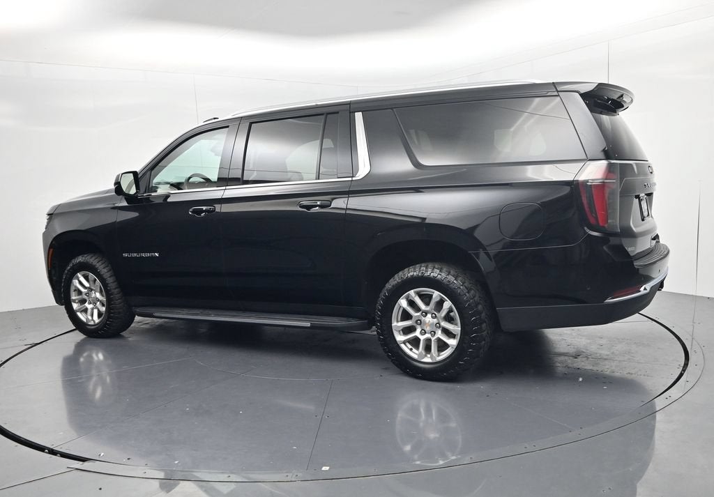 2025 Chevrolet Suburban LT