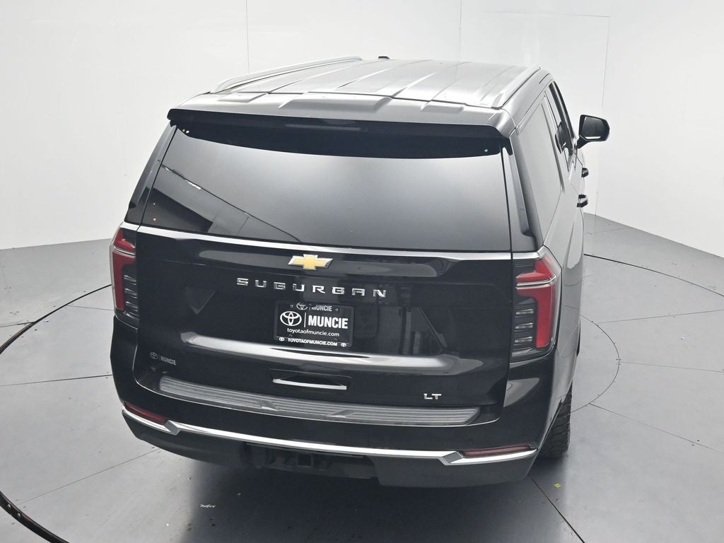 2025 Chevrolet Suburban LT
