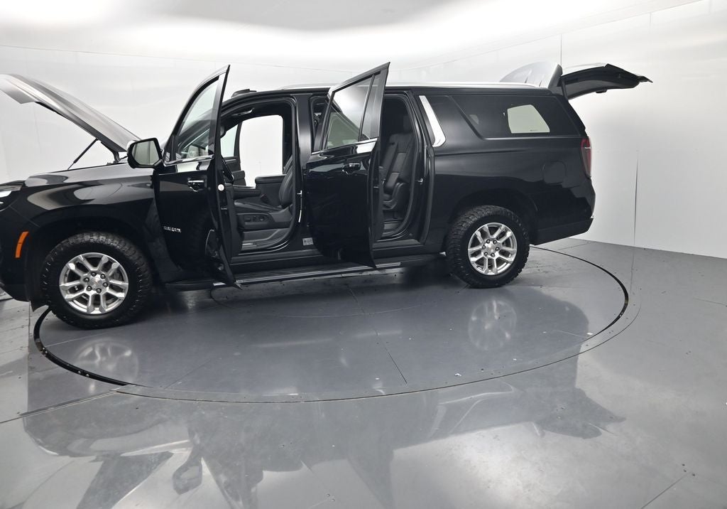2025 Chevrolet Suburban LT
