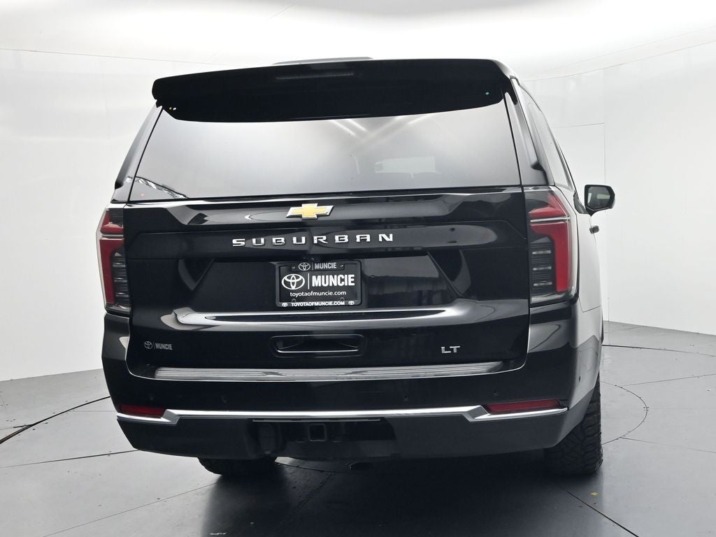 2025 Chevrolet Suburban LT