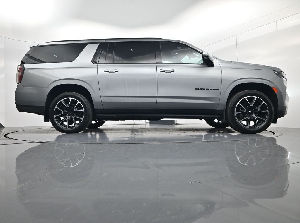 2023 Chevrolet Suburban RST