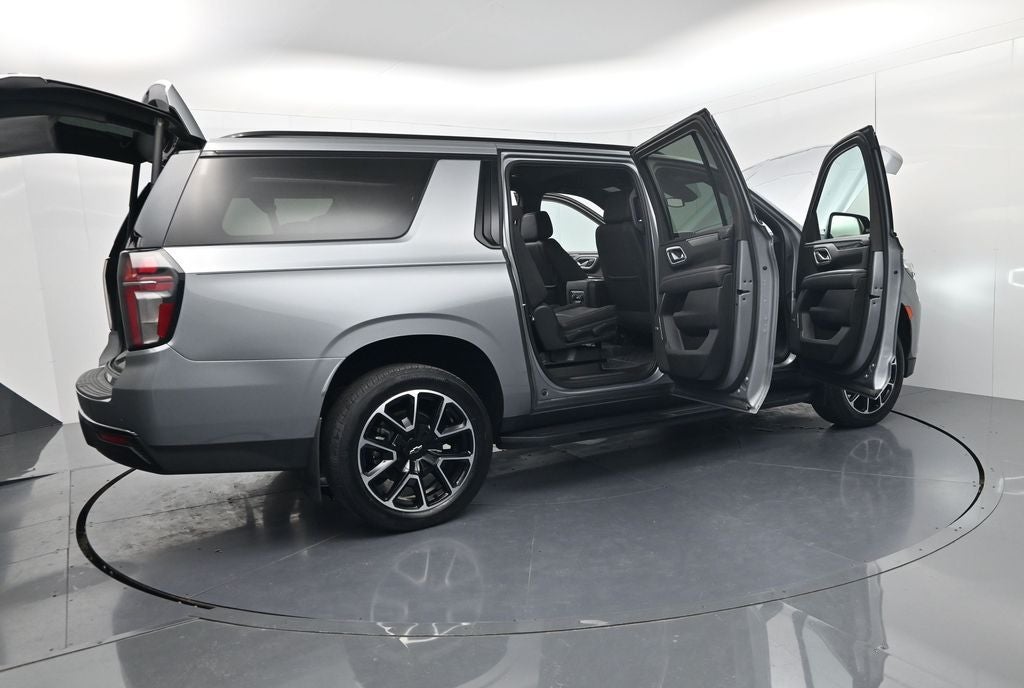 2023 Chevrolet Suburban RST