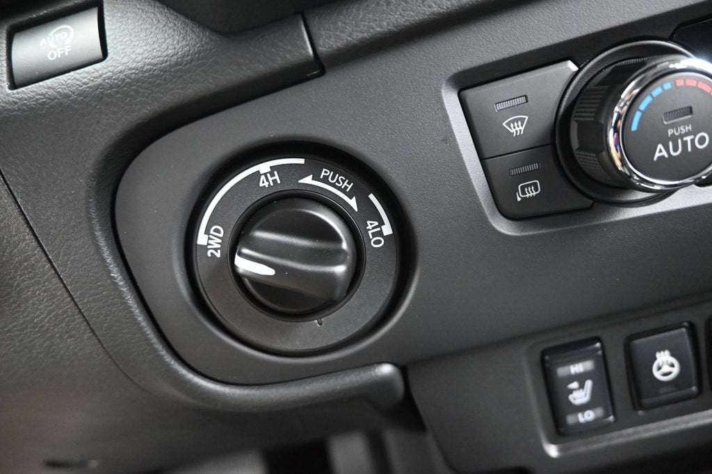 2025 Nissan Frontier SV