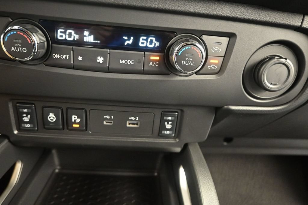 2025 Nissan Frontier SV