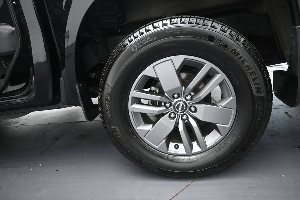 2025 Nissan Frontier SV