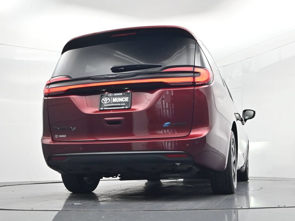 2023 Chrysler Pacifica Hybrid Touring L