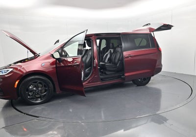 2023 Chrysler Pacifica Hybrid Touring L