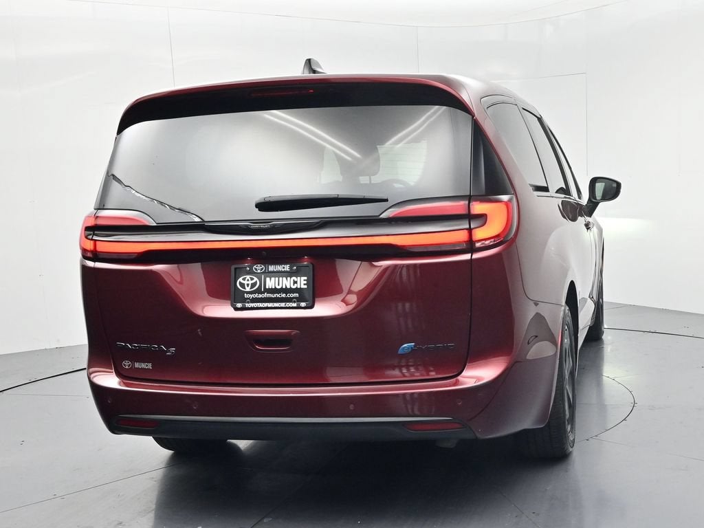 2023 Chrysler Pacifica Hybrid Touring L