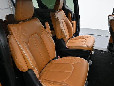 2023 Chrysler Pacifica Hybrid Pinnacle