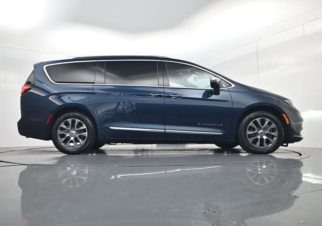 2023 Chrysler Pacifica Hybrid Pinnacle