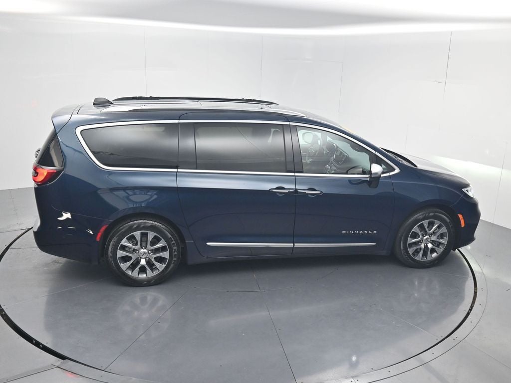 2023 Chrysler Pacifica Hybrid Pinnacle