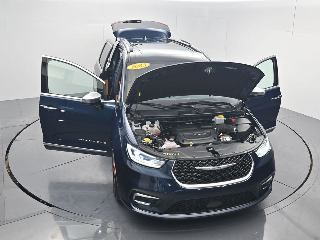 2023 Chrysler Pacifica Hybrid Pinnacle