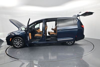2023 Chrysler Pacifica Hybrid Pinnacle