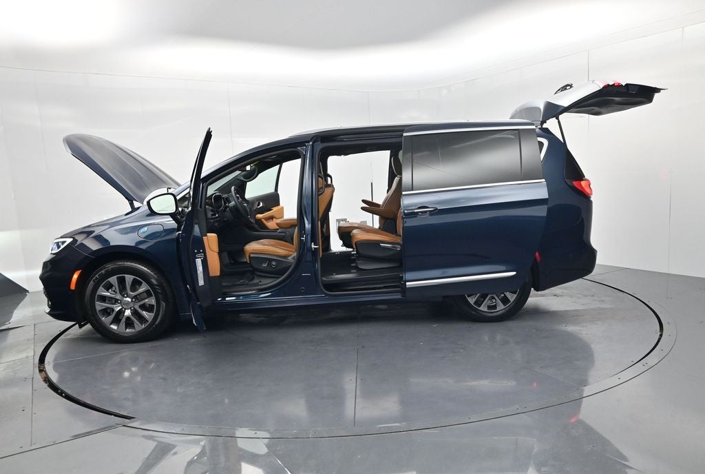 2023 Chrysler Pacifica Hybrid Pinnacle