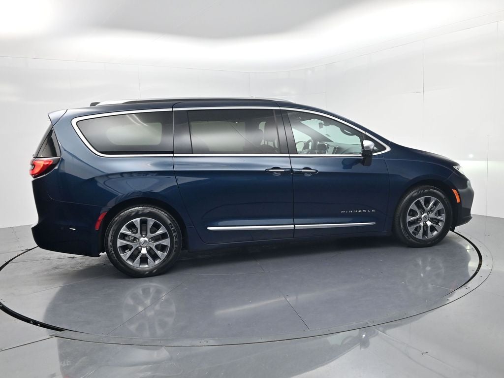2023 Chrysler Pacifica Hybrid Pinnacle