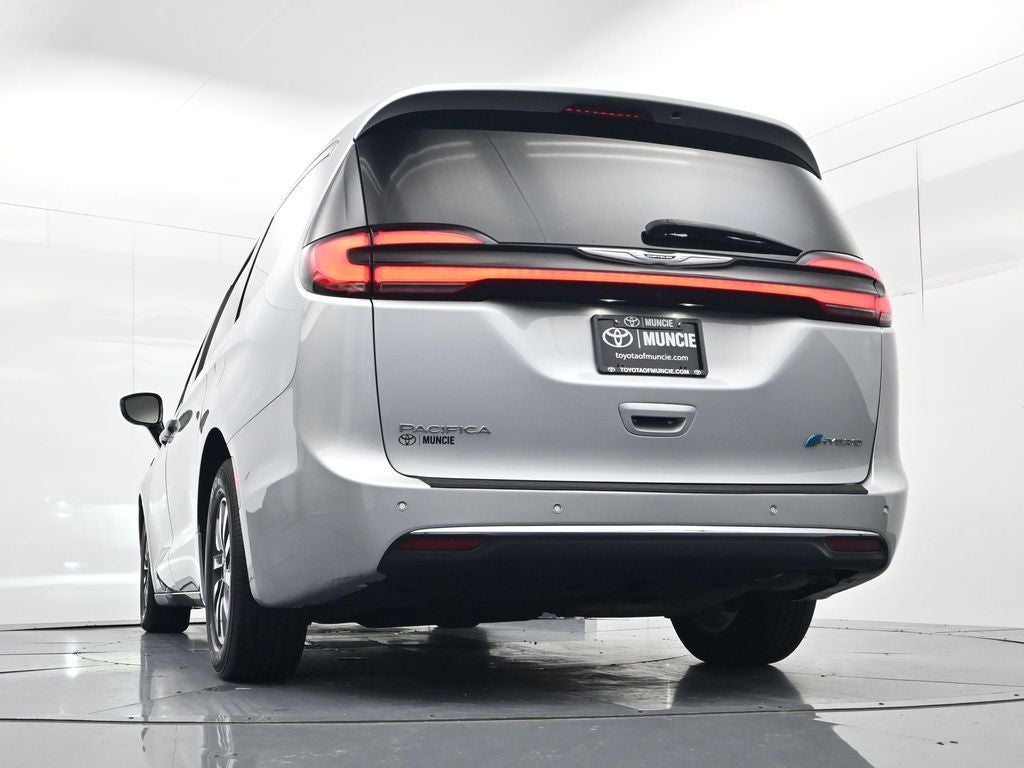 2024 Chrysler Pacifica Hybrid Select
