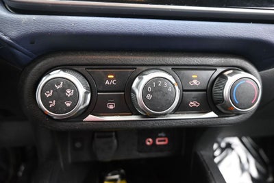 2023 Nissan Versa 1.6 SV