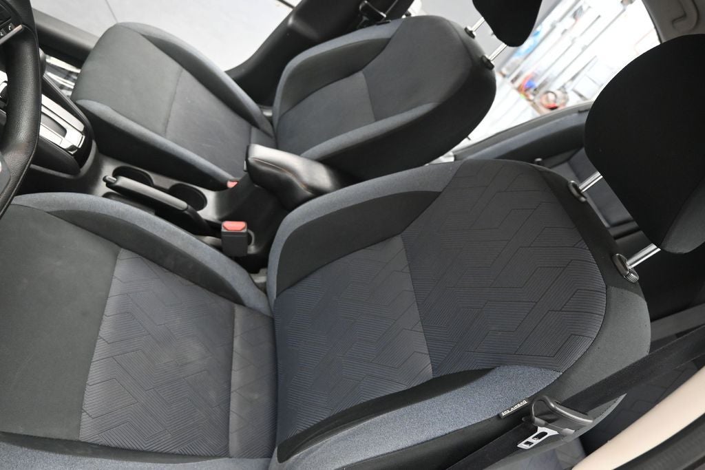2023 Nissan Versa 1.6 SV