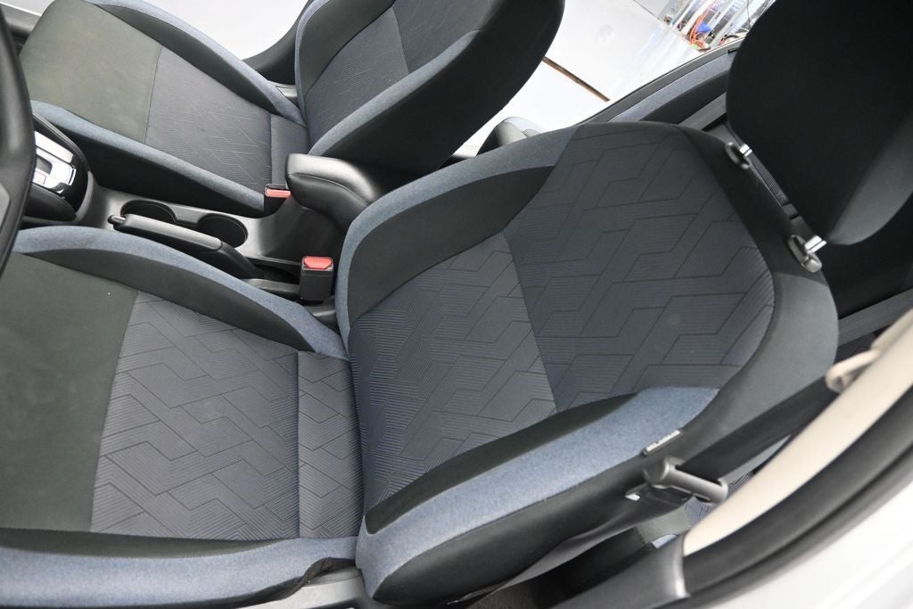 2024 Nissan Versa 1.6 SV