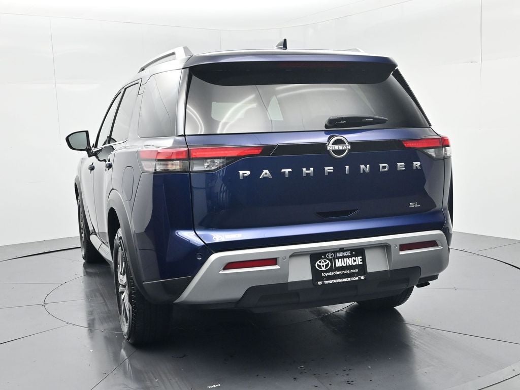 2025 Nissan Pathfinder SL