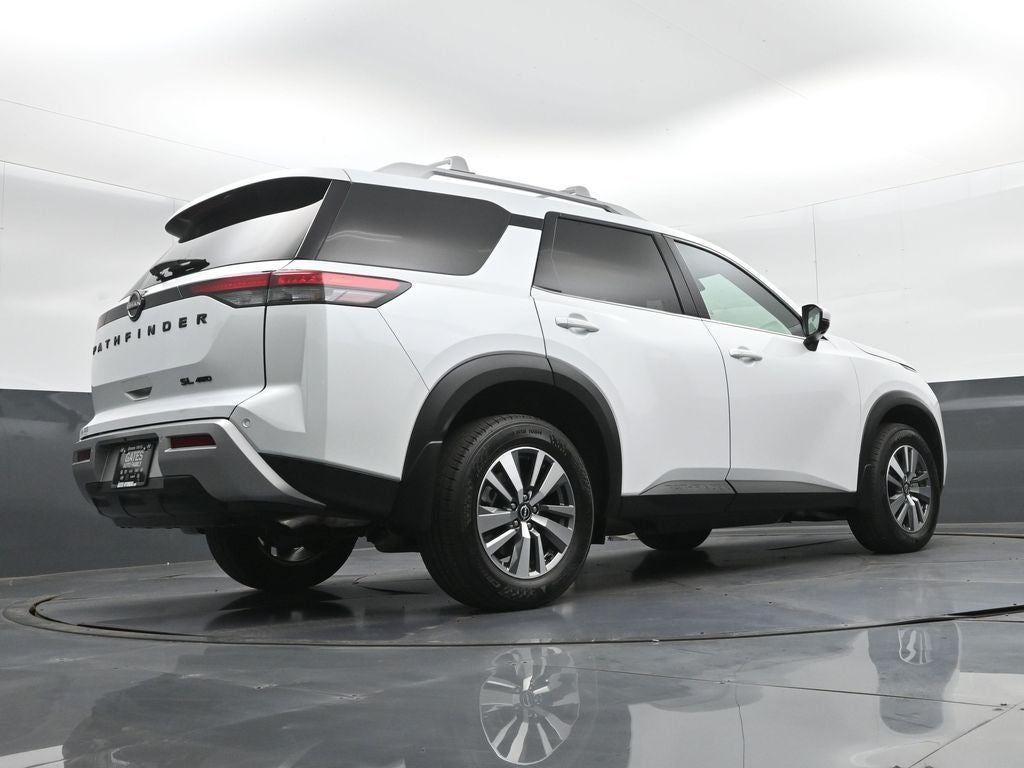 2025 Nissan Pathfinder SL