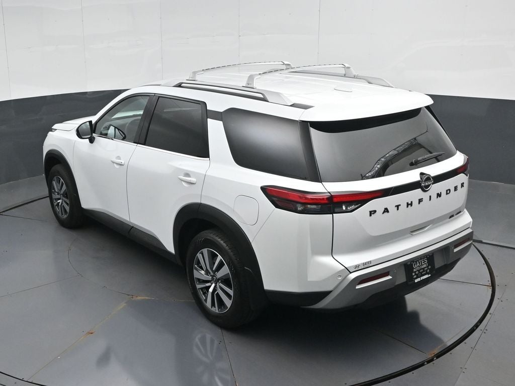2025 Nissan Pathfinder SL
