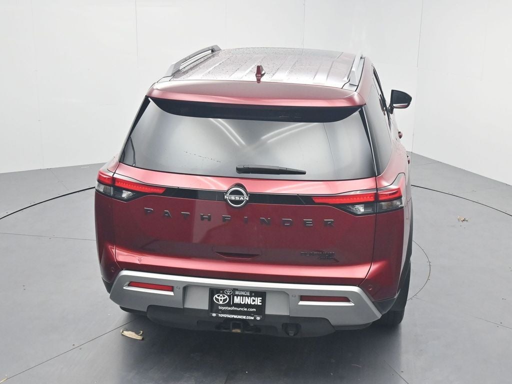2024 Nissan Pathfinder Platinum