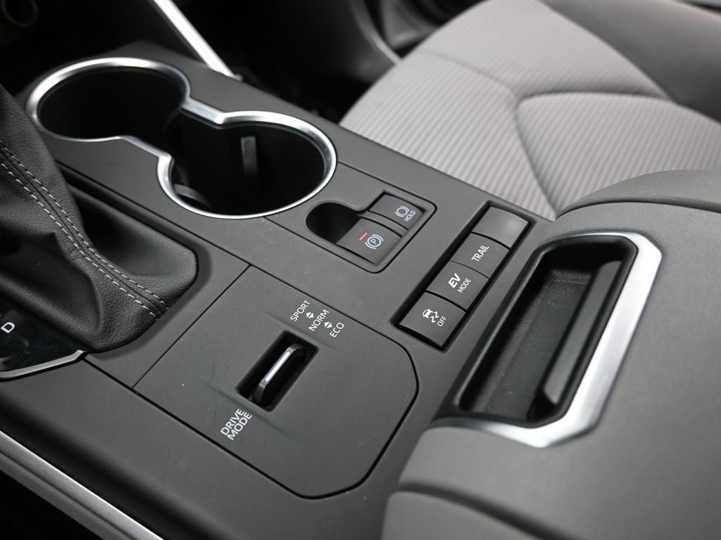 2022 Toyota Highlander Hybrid LE