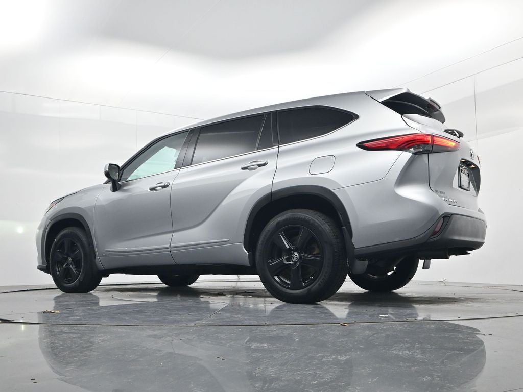 2022 Toyota Highlander Hybrid LE