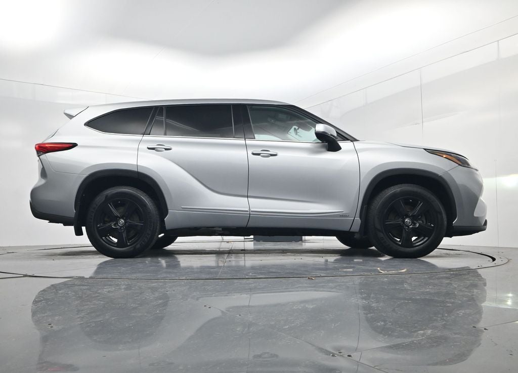 2022 Toyota Highlander Hybrid LE