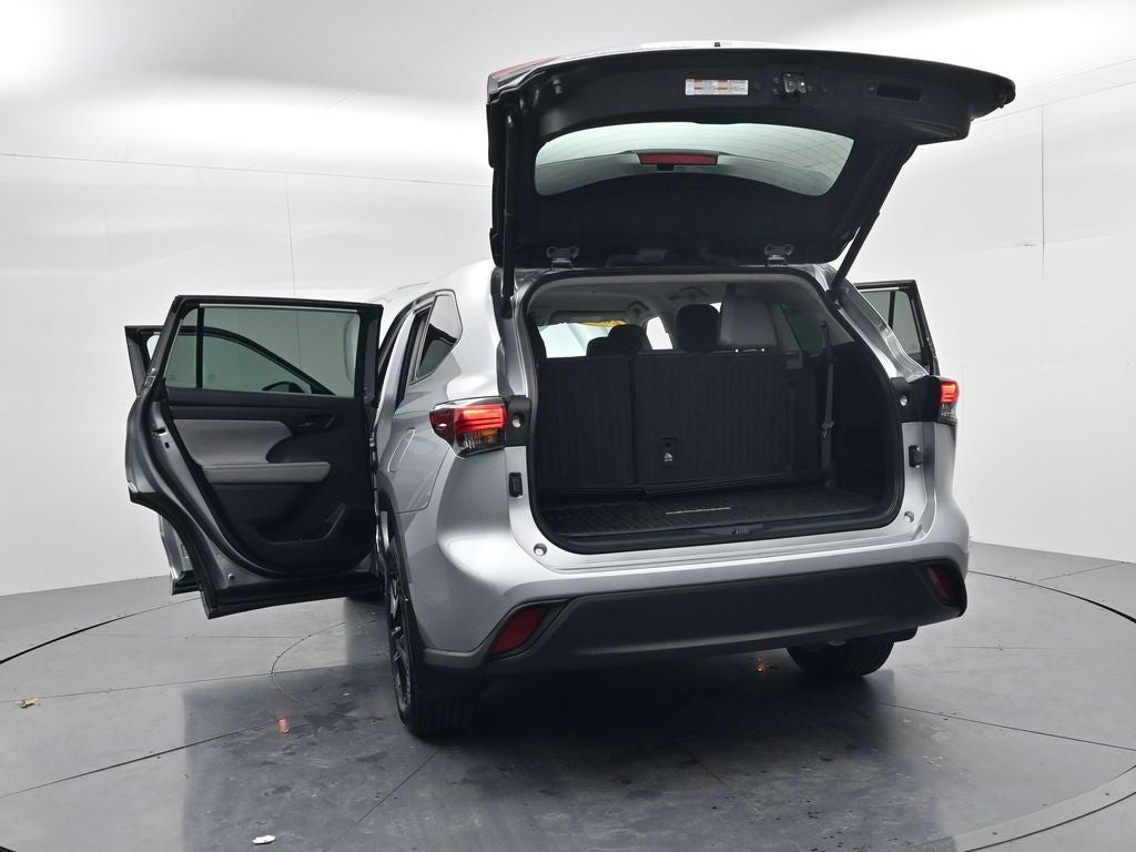 2022 Toyota Highlander Hybrid LE