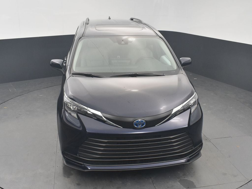 2025 Toyota Sienna LE 8 Passenger