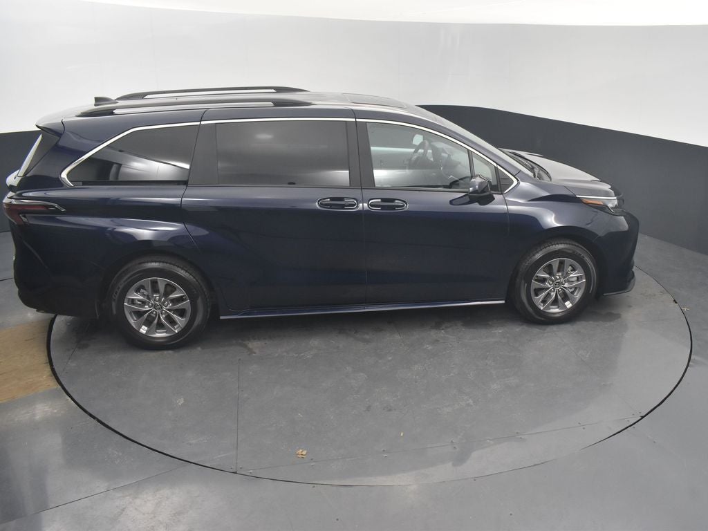 2025 Toyota Sienna LE 8 Passenger