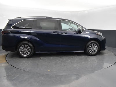 2025 Toyota Sienna LE 8 Passenger