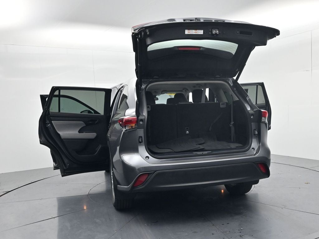 2021 Toyota Highlander LE