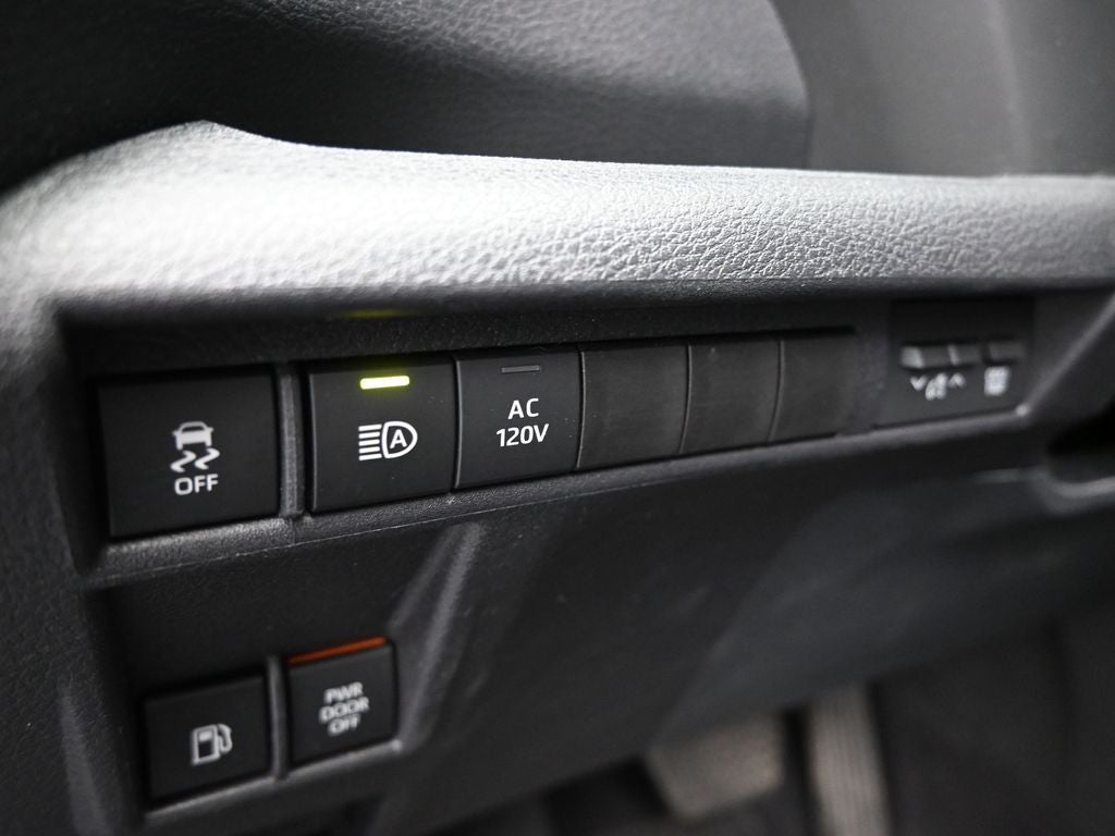 2025 Toyota Sienna XSE 7 Passenger