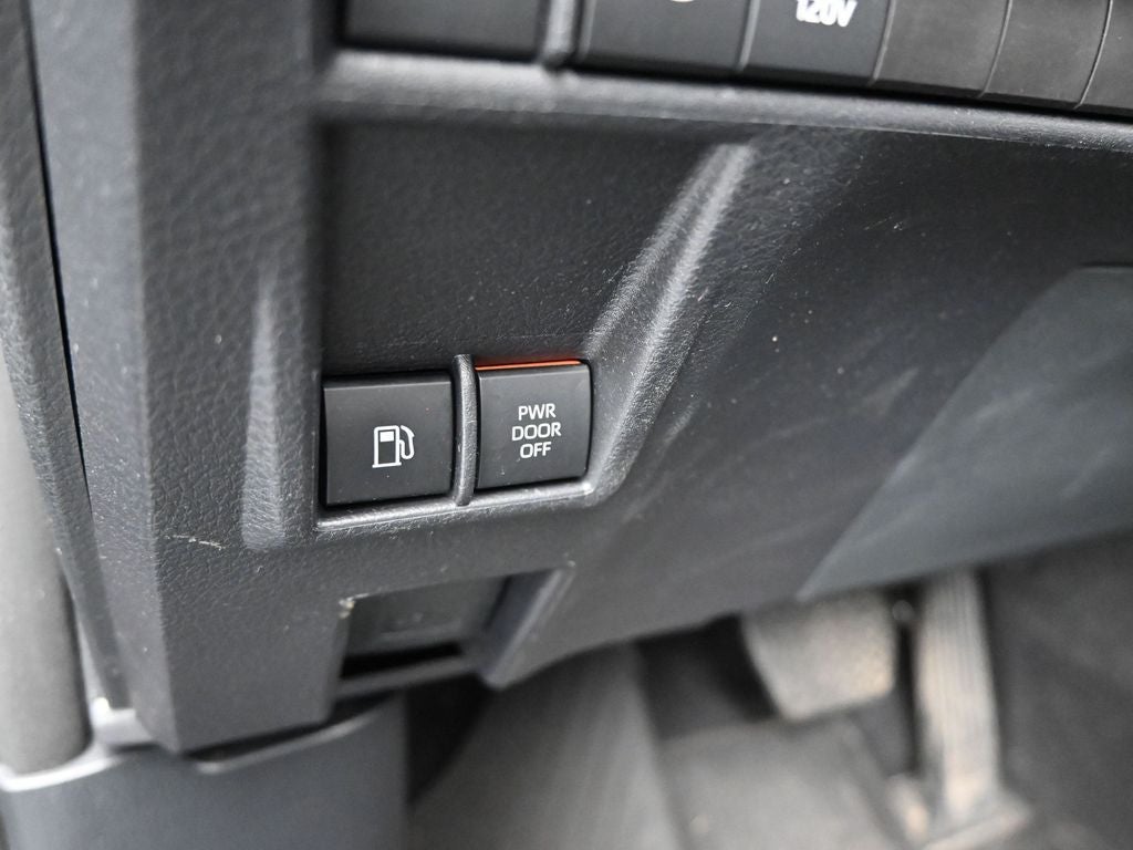 2025 Toyota Sienna XSE 7 Passenger