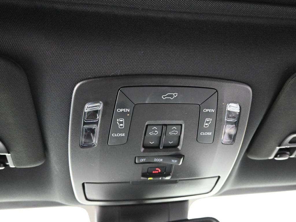 2025 Toyota Sienna XSE 7 Passenger