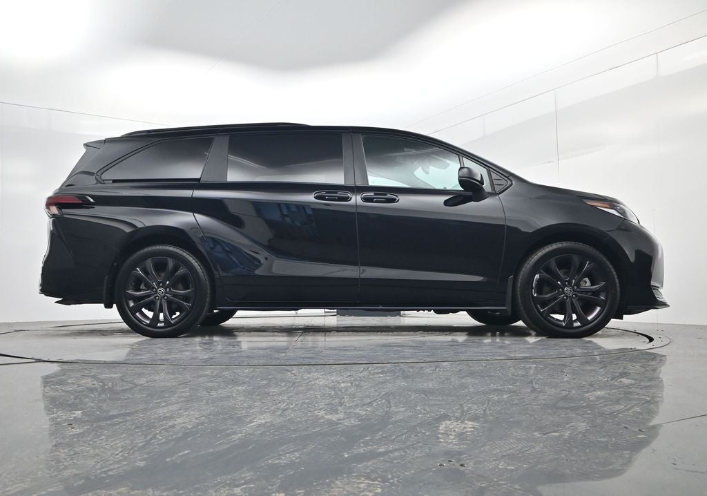2025 Toyota Sienna XSE 7 Passenger