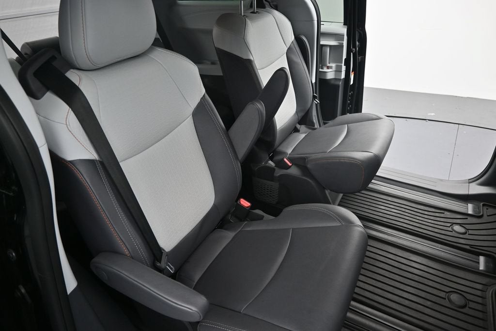 2024 Toyota Sienna XSE 7 Passenger