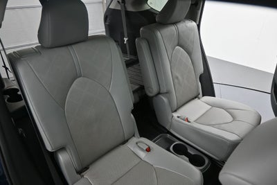 2022 Toyota Highlander Hybrid Platinum