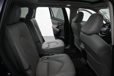 2022 Toyota Highlander Hybrid Platinum