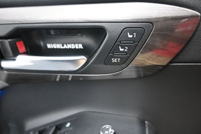 2022 Toyota Highlander Hybrid Platinum