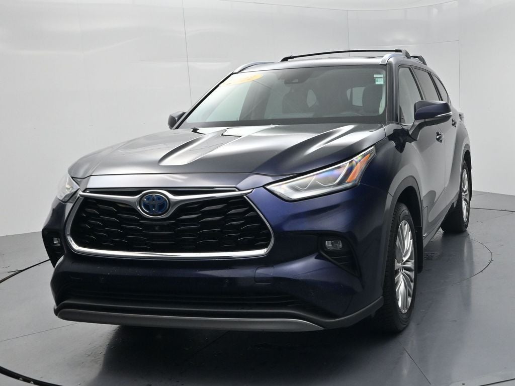 2022 Toyota Highlander Hybrid Platinum